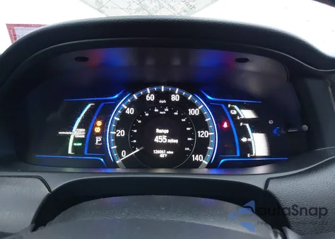 2015 Honda Accord Hybrid z USA, uszkodzony, nr VIN 1HGCR6F33FA007312